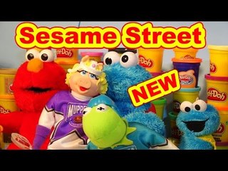 Sesame Street Unboxing Miss Piggy and Kermit The Frog McDonalds Toys Collectors Edition