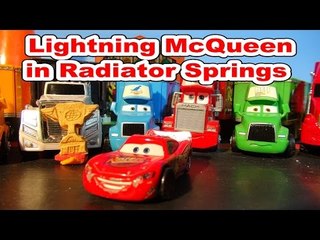 Télécharger la video: Disney Pixar cars with Lightning McQueen, re enactment scene of Lightning helping Radiator Springs