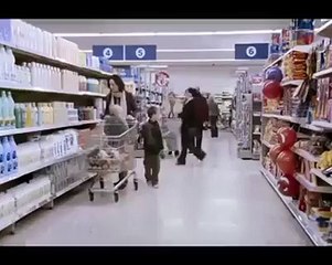 Une mère craque et fait un caprice comme le font ses enfants ! LOL