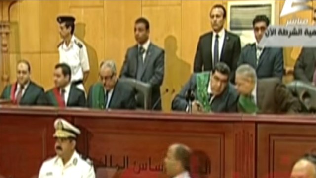مد أجل النطق بالحكم بقضيتي التخابر و اقتحام السجون بمصر
