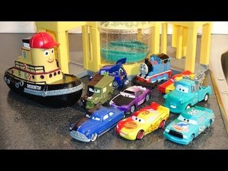 Pixar Cars OMG the Cool Color Changers at Ramones House of Body Art with Lightning McQueen and more