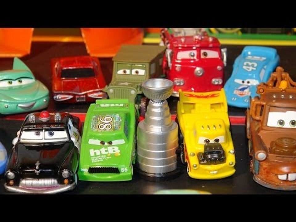 Pixar Cars Radiator Springs Lightning McQueen Riplash Racers new championship Race with Funny car Ma