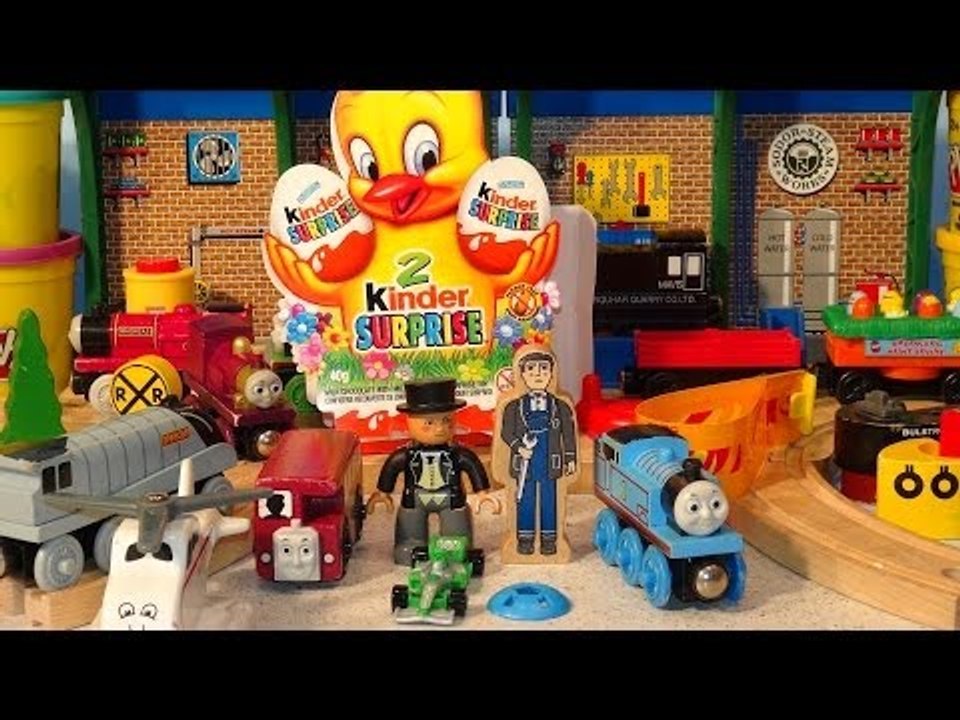 Thomas and Friends Kinder Egg Surprise Eggs Party for Sir Topham Hatt on the Isle of Sodor