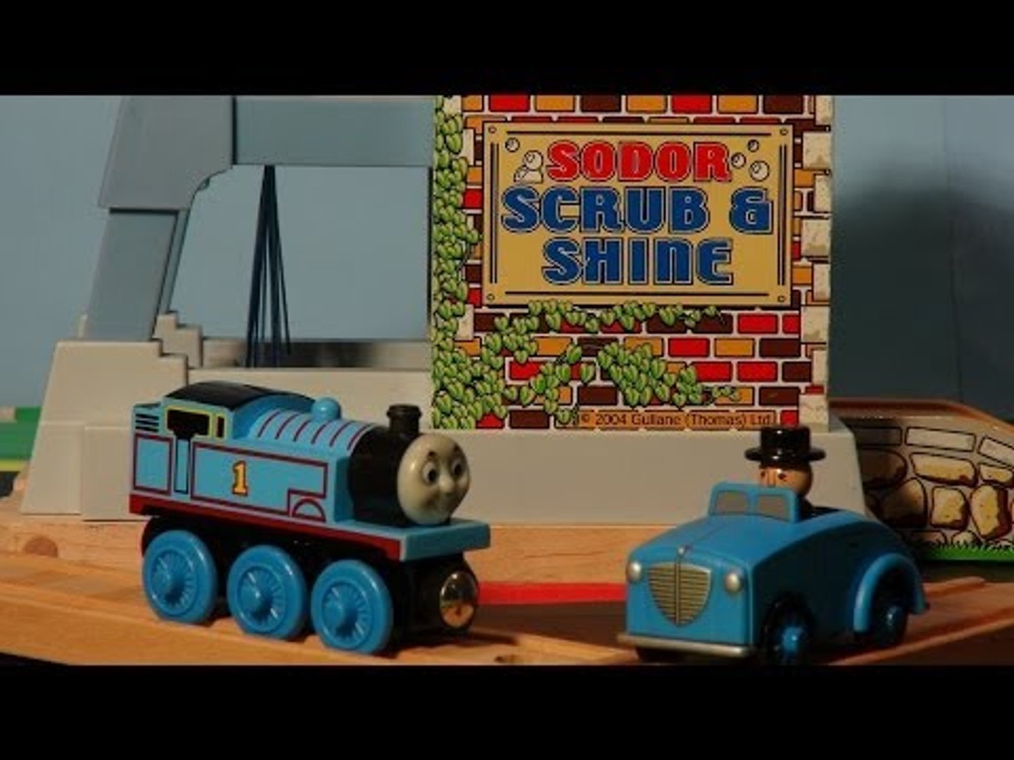 Thomas and Friends Sodor Scrub and Shine Car Wash cleans Thomas after he  pulls the coal car