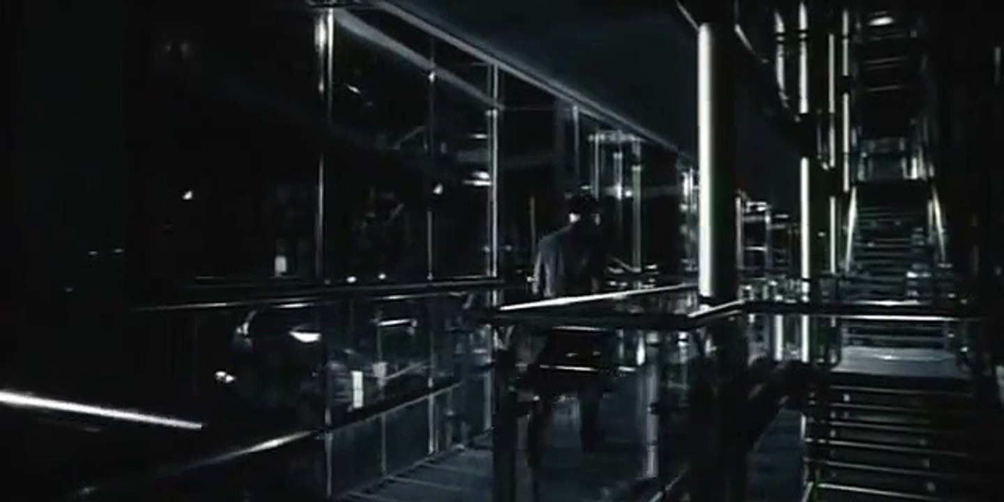 Bathroom fighting scene - Casino royale