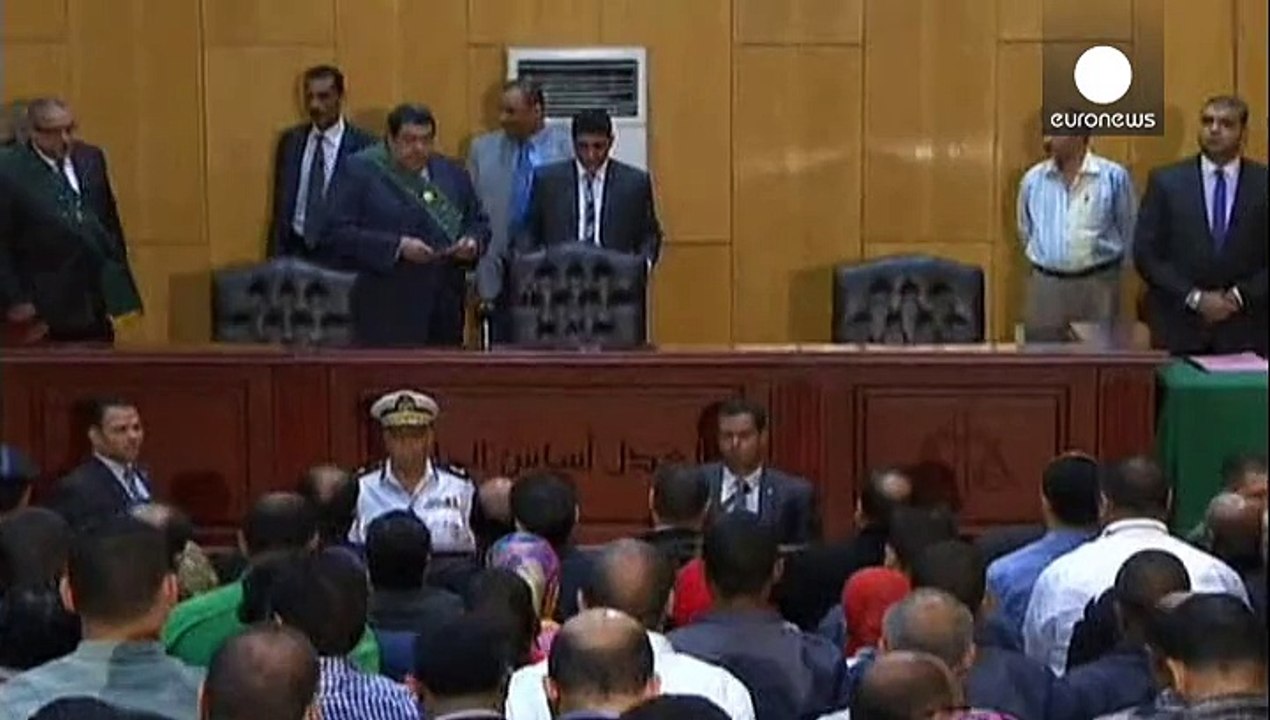 محكمة جنايات القاهرة تؤجل النطق بالحكم على مرسي...