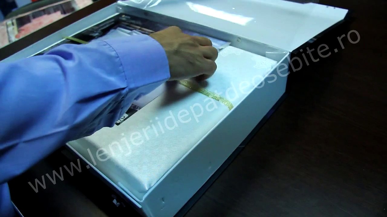 Lenjerii albe din jacquard