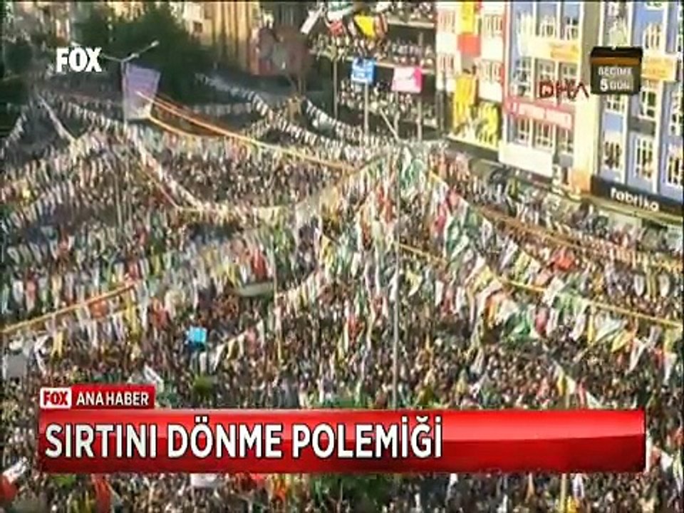 Kadın Erkek Iğdır'da Erdoğan'a sırtını dönünce edep polemiği hızlı alevlendi