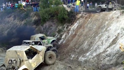 BALAP MOBIL OFFROAD 4X4 MENDAKI JURANG