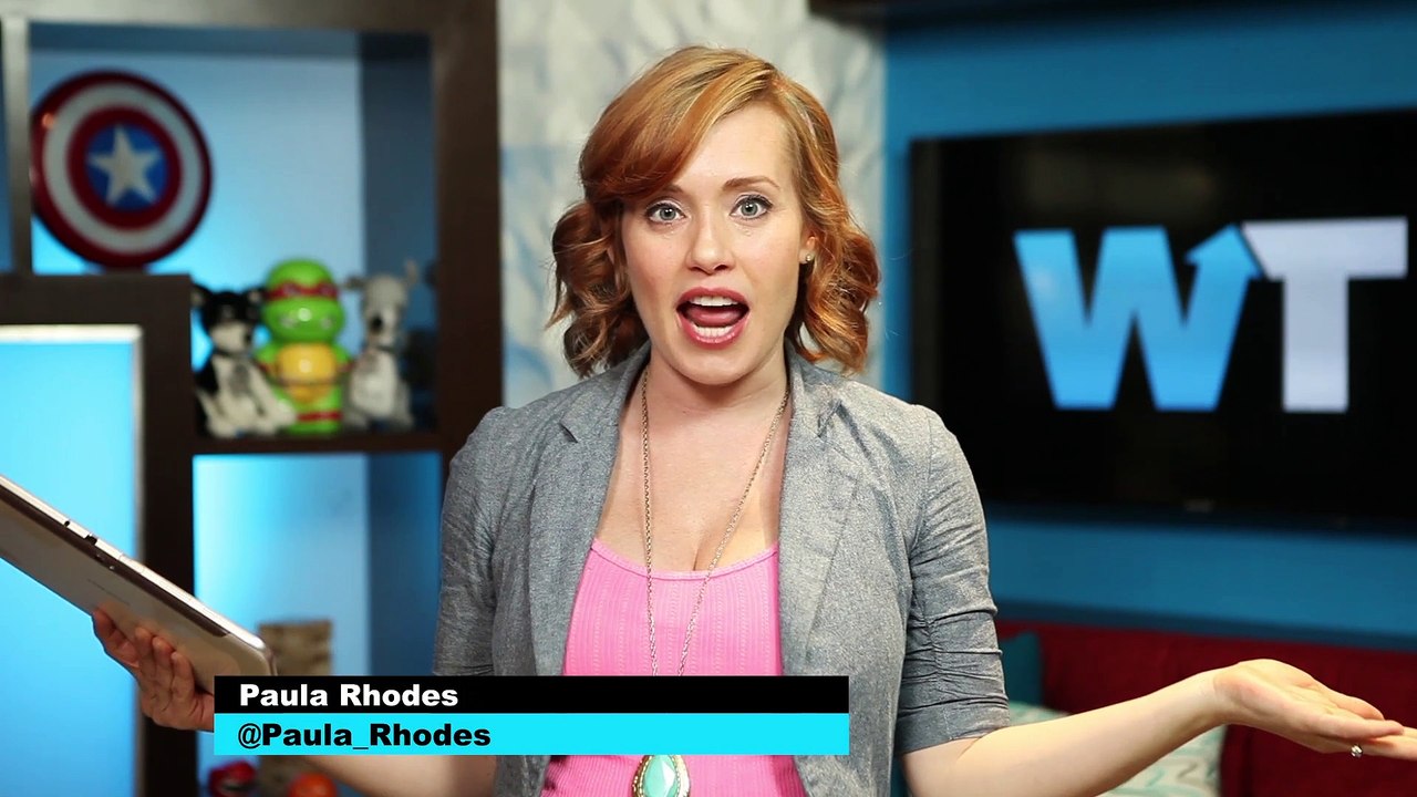 Adam Levine Shows Off His NAKED BUTT | What's Trending Now