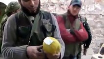اضحك مع الجيش الحر وهم يرسلون فواكه لجنود الأسد!!