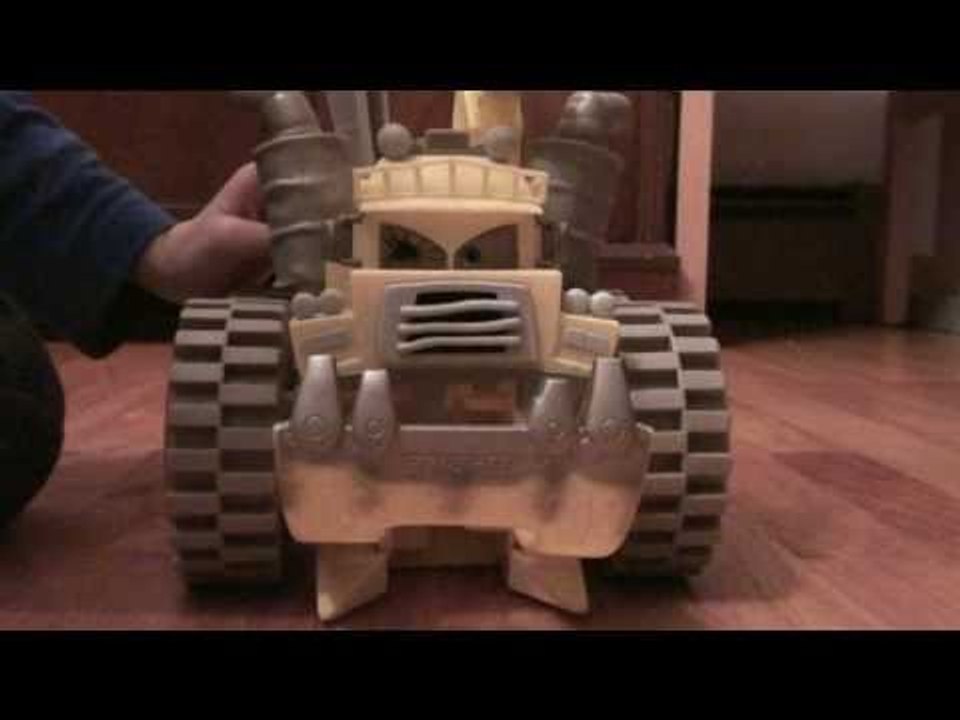 Pixar Cars Screaming Banshee eats Dinaco Lightning