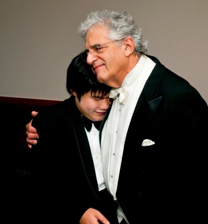 Nobuyuki Tsujii 辻井伸行 first public performance of Tchaikovsky's Piano Concerto no. 1