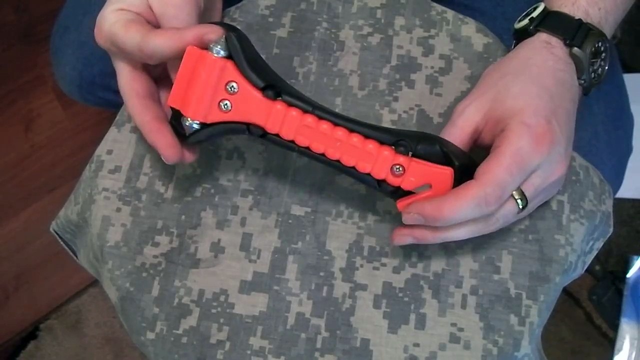 Review: Cheap Auto Safety Glass Breaker and Belt Cutter
