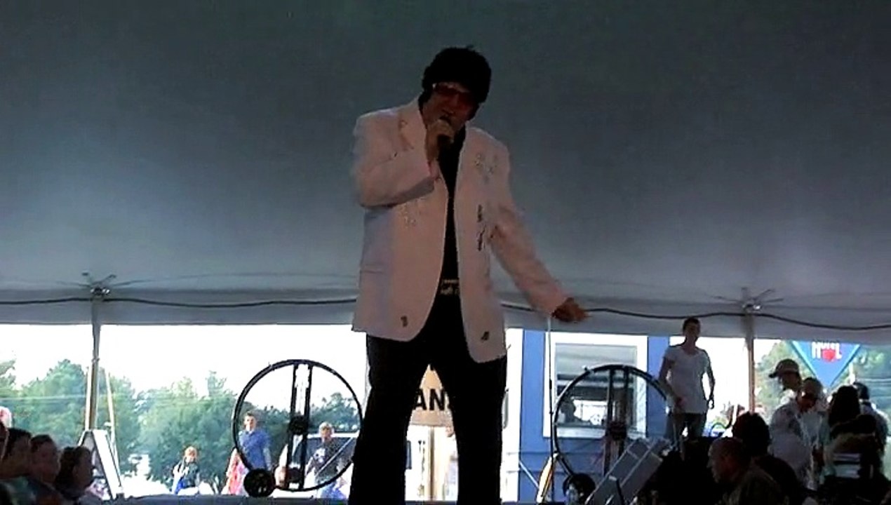 Don Adams sings 'Elvis medley' Elvis Week 2008
