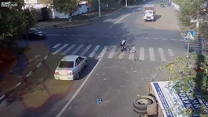 Lucky cyclist narrowly escapes death in Road Accident….!