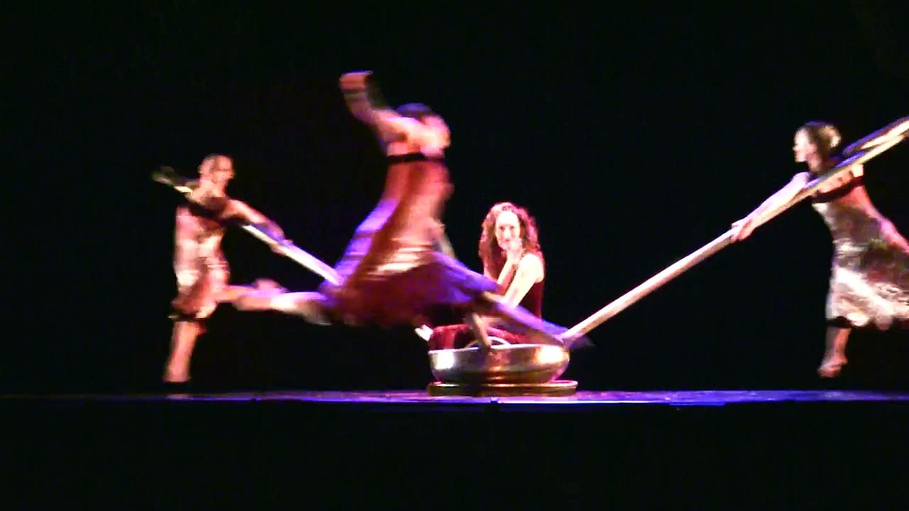 MOMIX reMIX in Crete | Sputnik (Fellow Traveler)