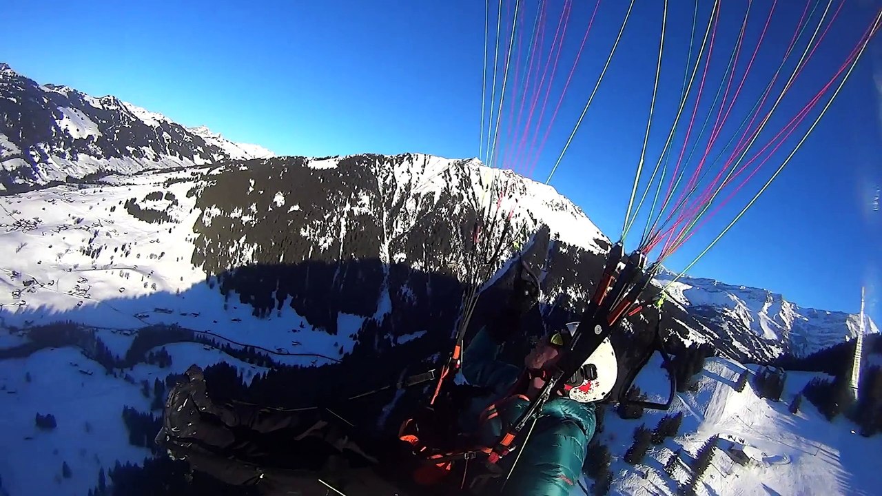 parapente soleil de Gstaad _1 (converti)