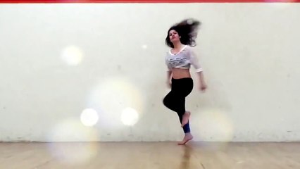 hot girl dance on kamli kamli