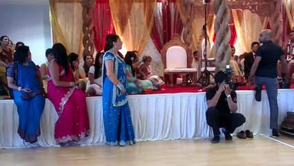 Indian dance by little girl - Video Dailymotion