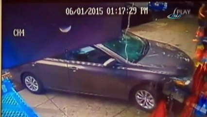 3 yaşındaki çocuk otomobilin altında kaldı !