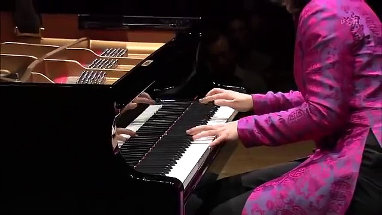 Hélène Grimaud - Romanian Folk Dances by Béla Bartók