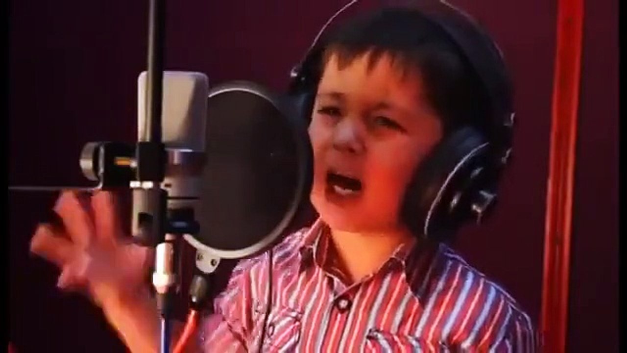 4 yaşındaki Özbek çocuğun inanılmaz sesi!Dinleyince çok şaşıracaksınız... :)(http://bit.ly/Aşk-ı-İlahi)