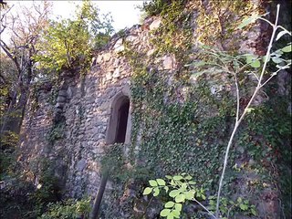 Chapelle Saint Joseph de Cessieu - triste etat avant travaux.wmv