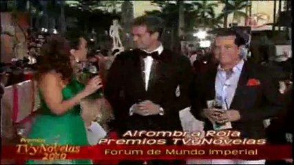 William Levy en La Alfombra de Los Premios TVyNovelas 2010