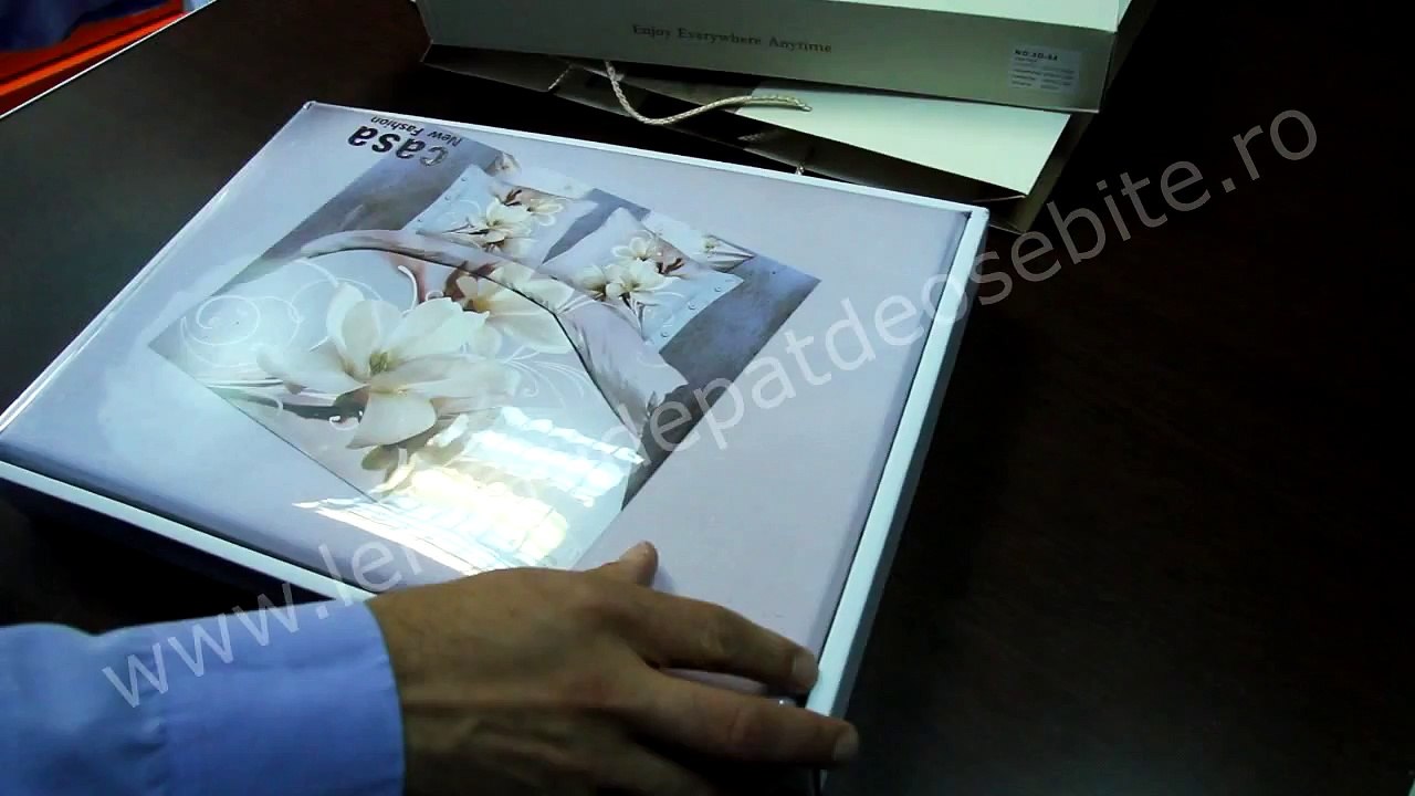 Lenjerii de pat cu magnolii din bumbac satinat