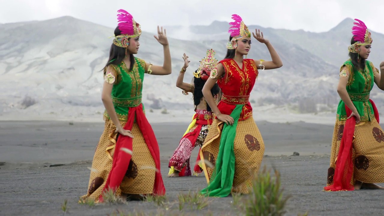 Du wingsuit au-dessus de volcans en activité