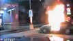Un policier sauve un homme de sa voiture en flammes