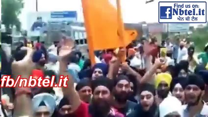 Latest Video.ਜੰਮੂ ਵਿਚ ਪੁਲਿਸ ਨੇ ਸੰਤ ਭਿੰਡਰਾਂਵਾਲਿਆਂ ਦੇ ਪੋਸਟਰ ਪਾੜੇ – ਸਿੰਘਾਂ ਨੇ ਪੁਲਿਸ ਖੜਕਾ ਦਿੱਤੀ