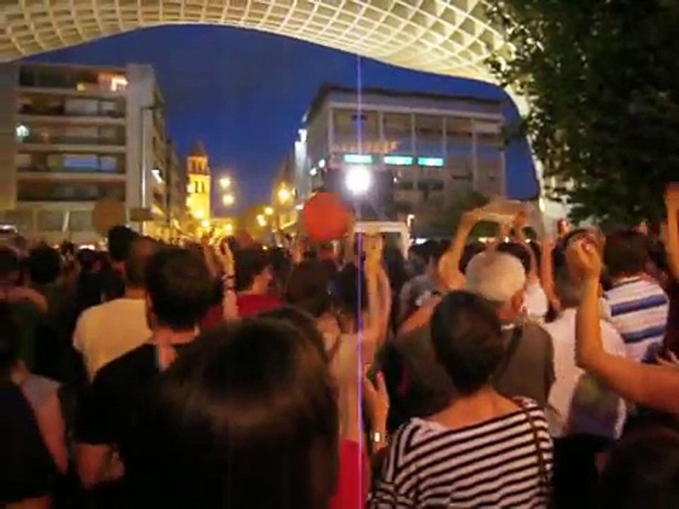 Versión de la canción  "Sevilla", de Miguel Bosé, adaptada al movimiento DEMOCRACIA REAL YA.