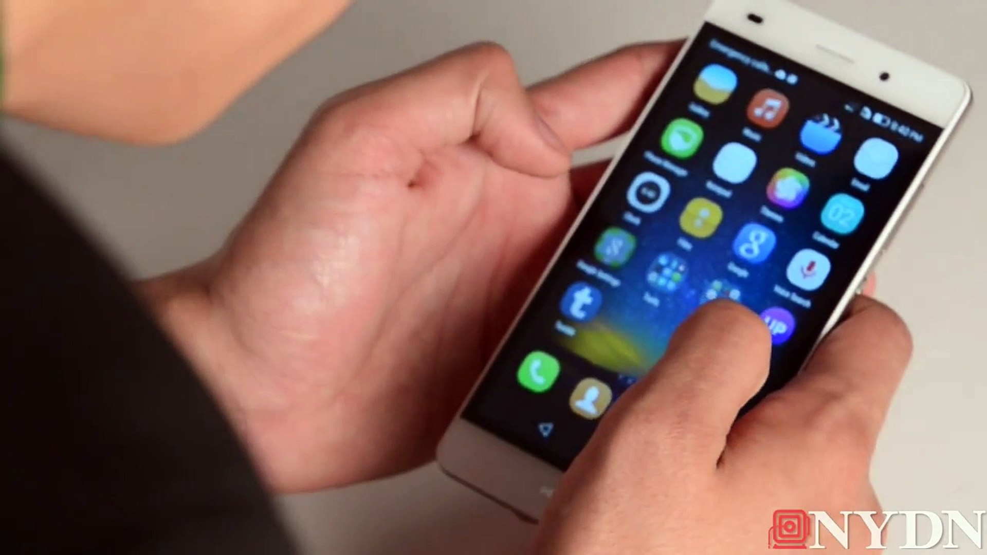 Review of Huawei's new P8 Lite Smartphone