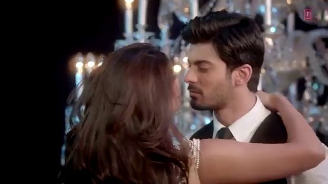 'Abhi Toh Party Shuru Hui Hai' FULL VIDEO Song Khoobsurat Badshah Aastha