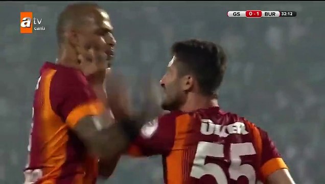 Fight between 2 football player from Galatasaray team : Felipe Melo et Sabri Sarioglu