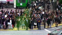Flood of people cross the busiest zebra crossing in the world - Shibuya Tokyo Japan 日本
