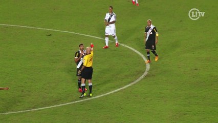 Vascaínos gritam olé para a Ponte e aplaudem expulsão de Gilberto