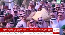 الملك سلمان بن عبدالعزيز يرافق جثمان الملك عبدالله رحمه الله في نفس السيارة