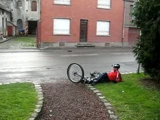 gamelle en vtt trial