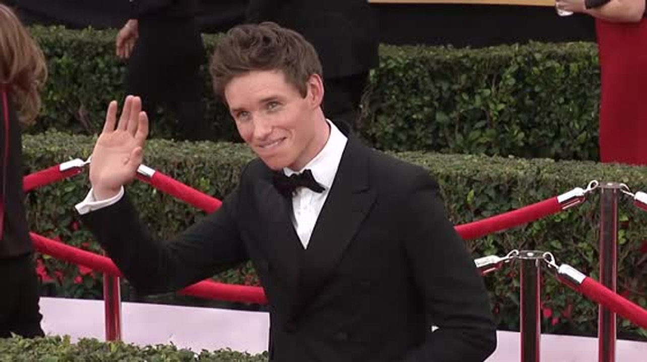 Eddie redmayne wird in der fortsetzung von harry potter spielen