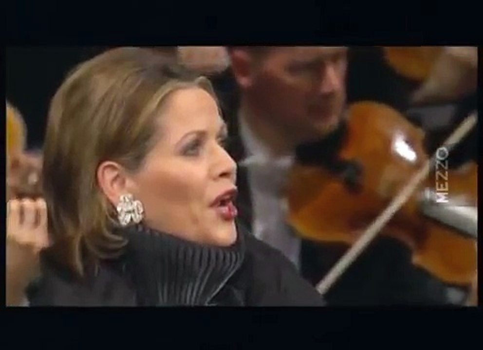 Renee Fleming sings "The willow song"  Otello