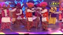 Amrinder Gill & Binnu Dhillon's Dance Performance - Amrinder Gill