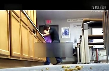 教师在教室内与女学生偷情被偷拍