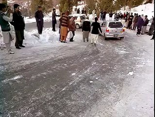Perils of Driving in Snow - Pakistan