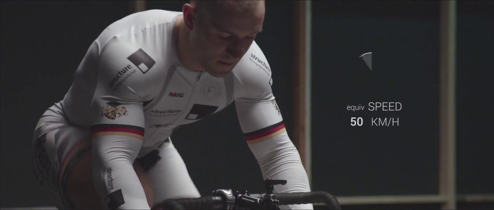 Faire marcher un grille pain grâce à un vélo : cycliste pro VS grille pain