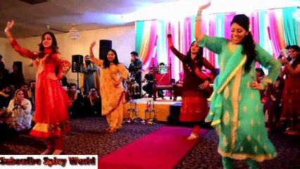 Kuriyan Punjab Diyan _ DANCE on Mehndi Night (HD) - Video Dailymotion