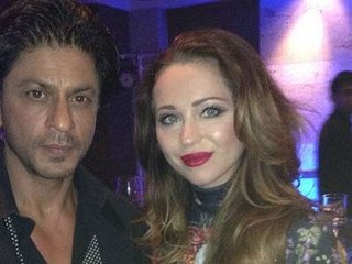 Shah Rukh Khan Gives Tips To Saidah Jules - BT