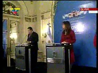 下载视频: Rueda de prensa conjunta entre los presidentes Hugo Chavez y Cristina Fernandez de Kirchner Venezuela  Argentina Salon Sur Presidencia de la Nacion 6